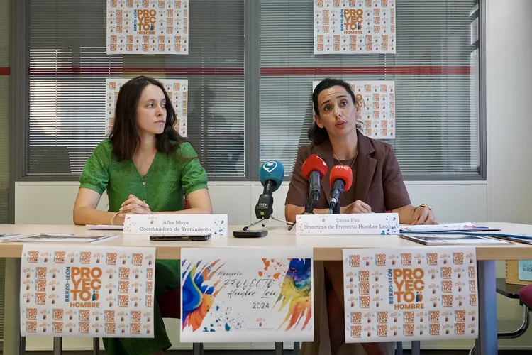 PRESENTACION DE LA MAMORIA ANUAL DE PROYECTO HOMBRE EN LEON