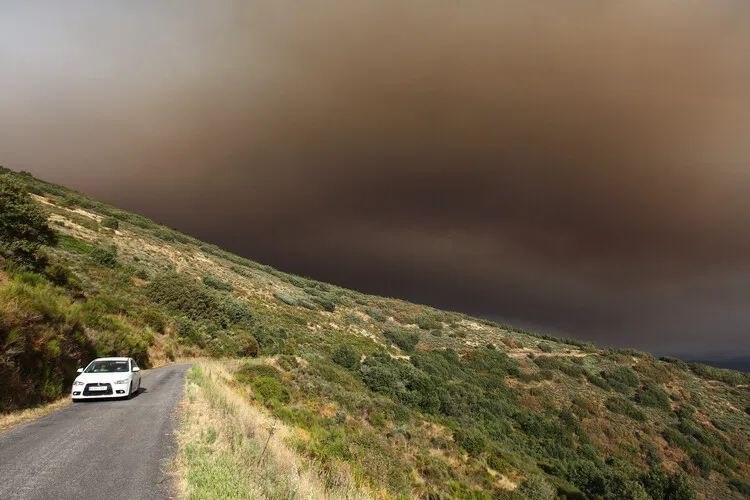 CARRETERA PROXIMA A CORULLON
