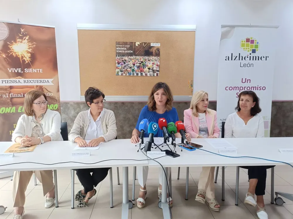 La rectora de la ULE interviene en el acto de presentación de la investigación