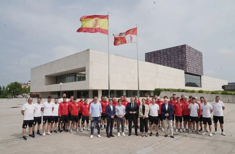 RECEPCION DE LAS CORTES A LA CULTURAL POR SU ASCENSO A SEGUNDA DIVISION