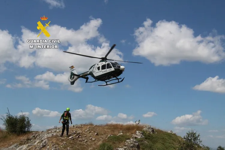 RESCATE DE DOS SENDERISTA EN GERAS DE GORDON
