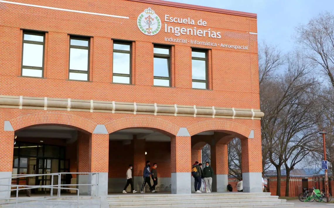 escuela_ingenierias-ule-03_01_0