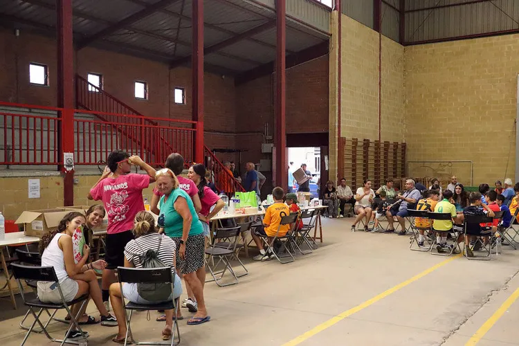 EVACUADOS EN EL FRONTON DE VALCAVADO