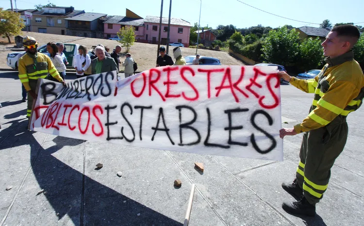 PROTESTA DE LOS BOMBEROS FORESTALES