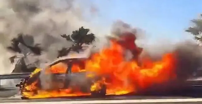 COCHE INCENDIADO EN LA A7