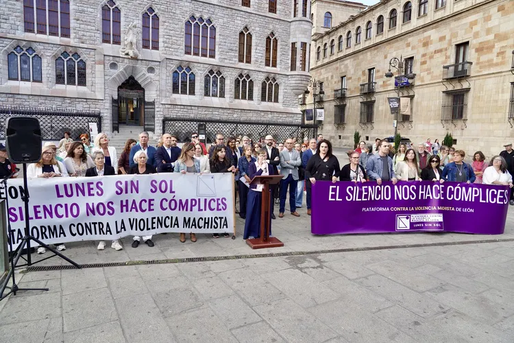 20 ANIVERSARIO DE LA PLATAFORMA CONTRA LA VIOLENCIA MACHISTA DE LEON