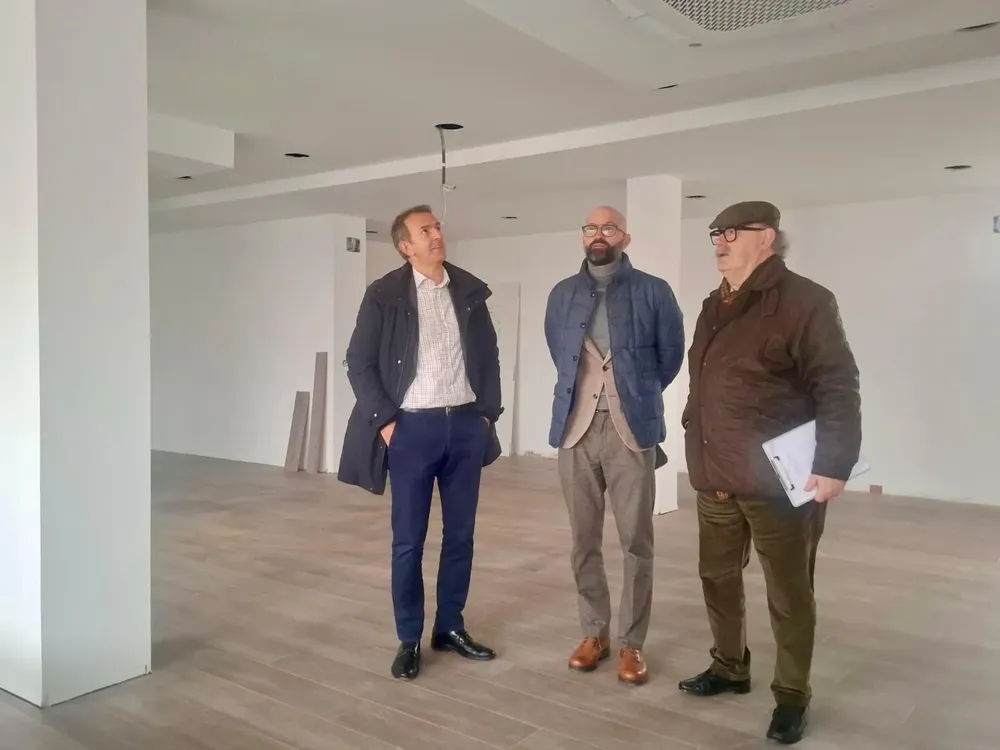 VISITA DEL DELEGADO DEL GOBIERNO EN LEON A LA ROBLA