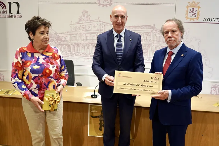 ENTREGA DEL PREMIO GONZALES DE LAMA A SANTIAGO A. LOPEZ NAVIA