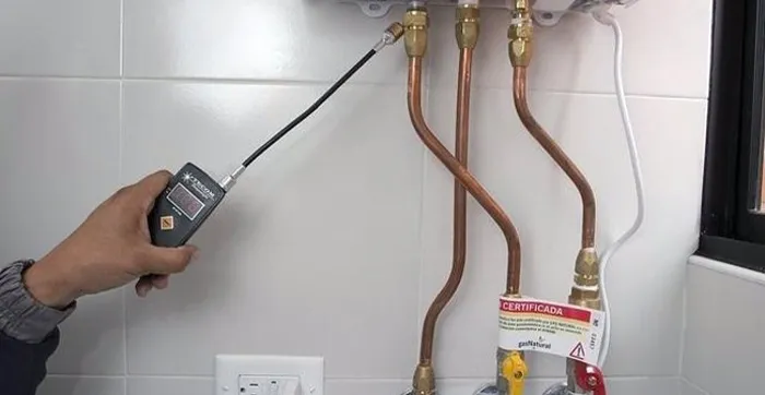 FALSOS REVISORES DEL GAS