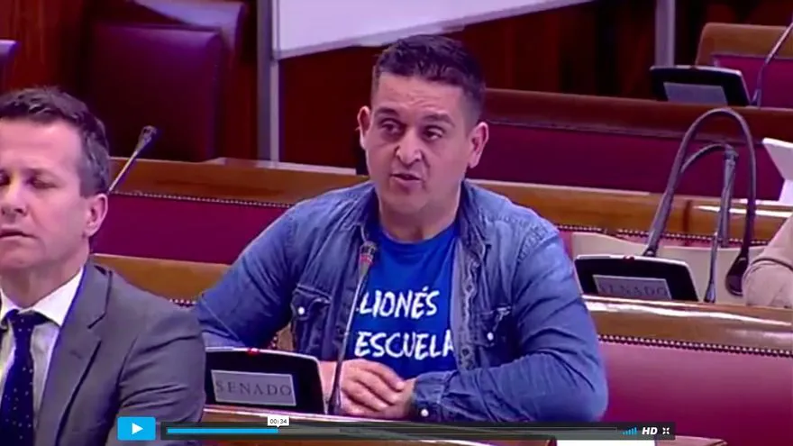 El exsenador Carles Mulet en apoyo al Llionés