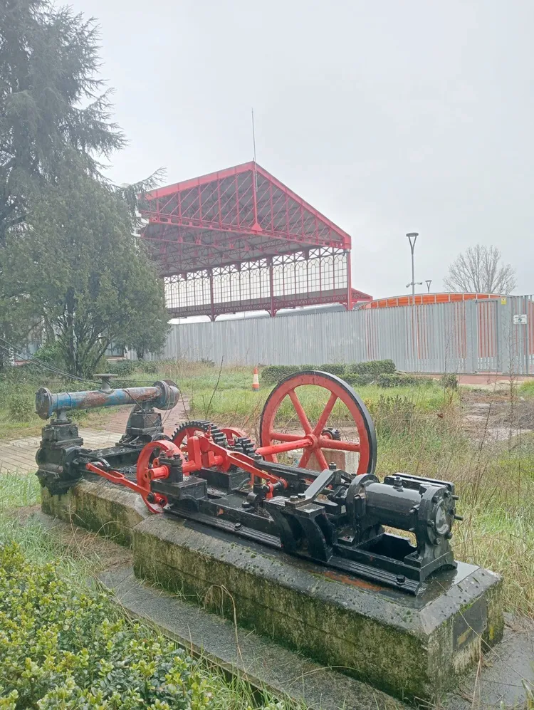 BOMBA DE AGUA EN LA AMPLIACION DE LA ESTACION DE ADIF DE LEON