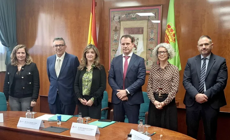 RENOVACION DE LA COLABORACION ENTRE LA ULE Y UNICAJA