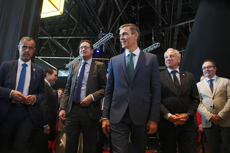 LOS HOMBRES DEL PRESIDENTE EN ENISE25