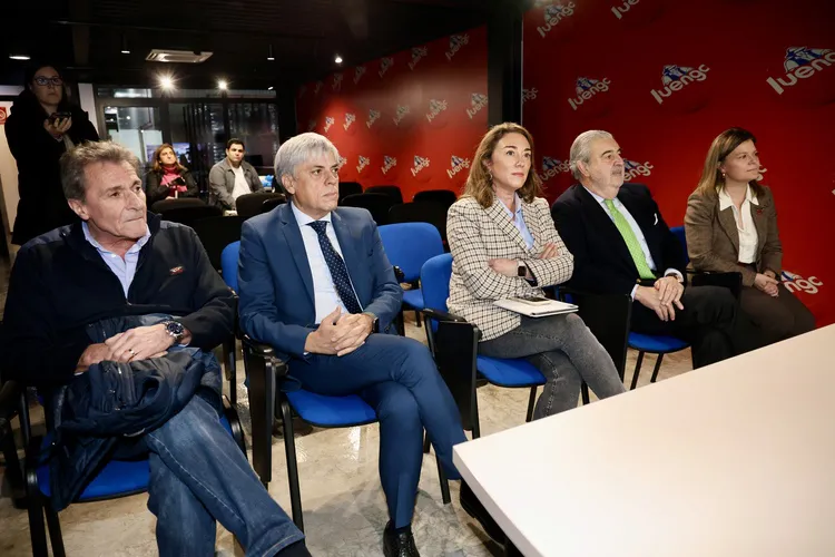 LA CONSEJERA DE AGRICULTURA VISITA LEGUMBRES LUENGO