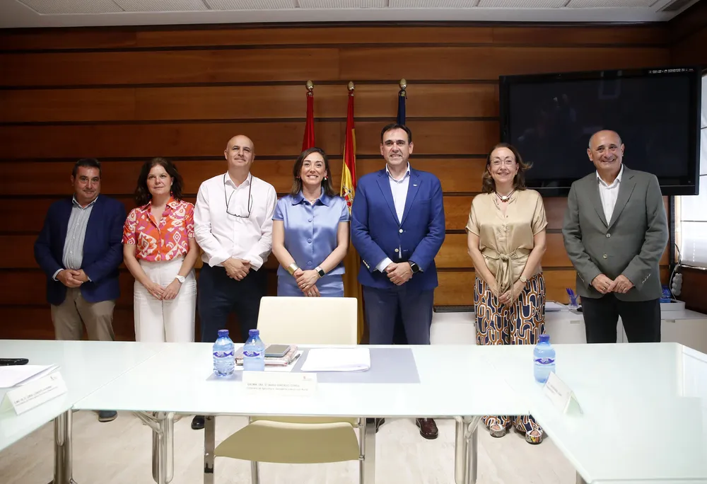 María+González+Corral+se+reune+con+representantes+de+Vitartis+-04